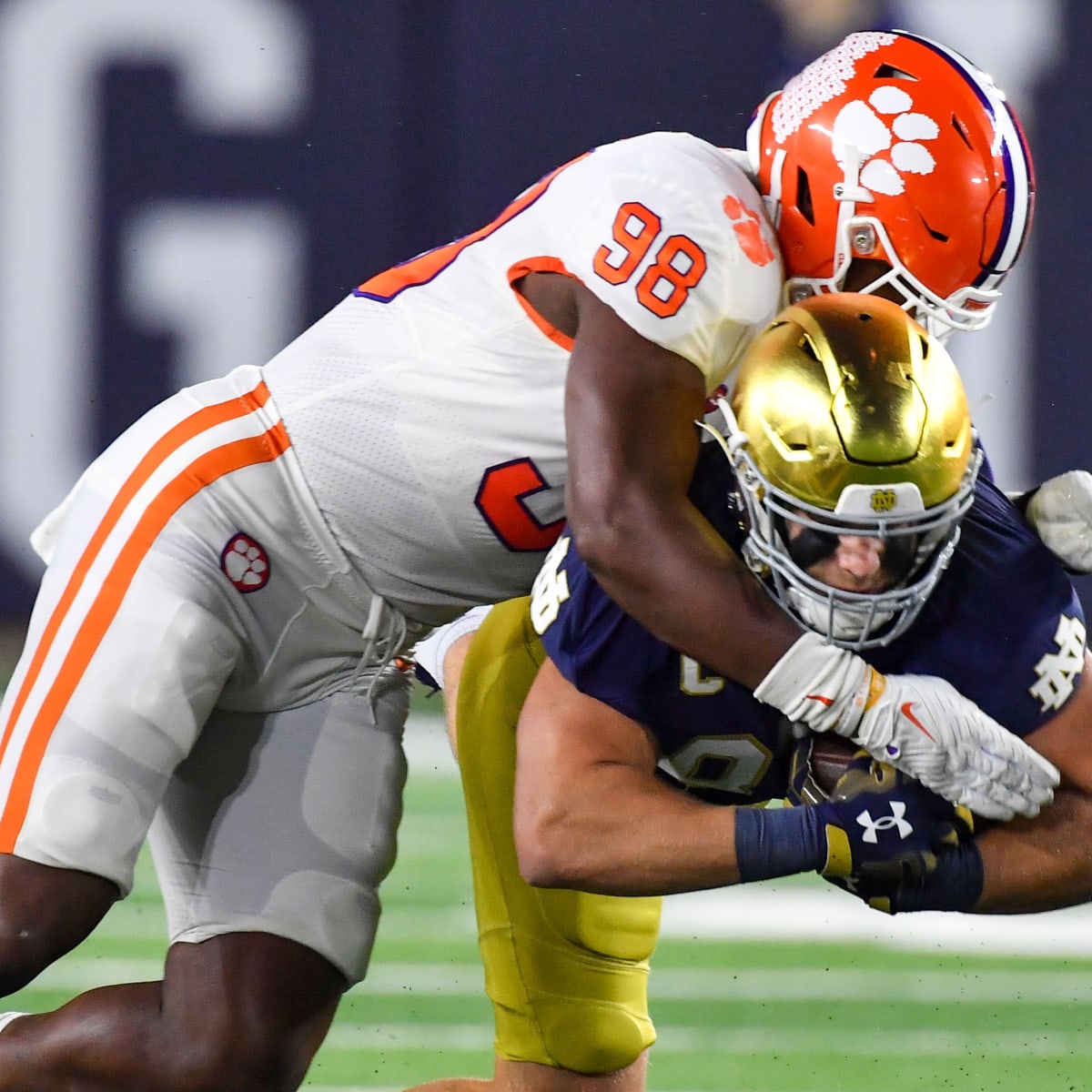 Green Bay Packers Seven-Round Mock Draft: Lukas Van Ness, Four Targets for  Jordan Love - Sports Illustrated Green Bay Packers News, Analysis and More