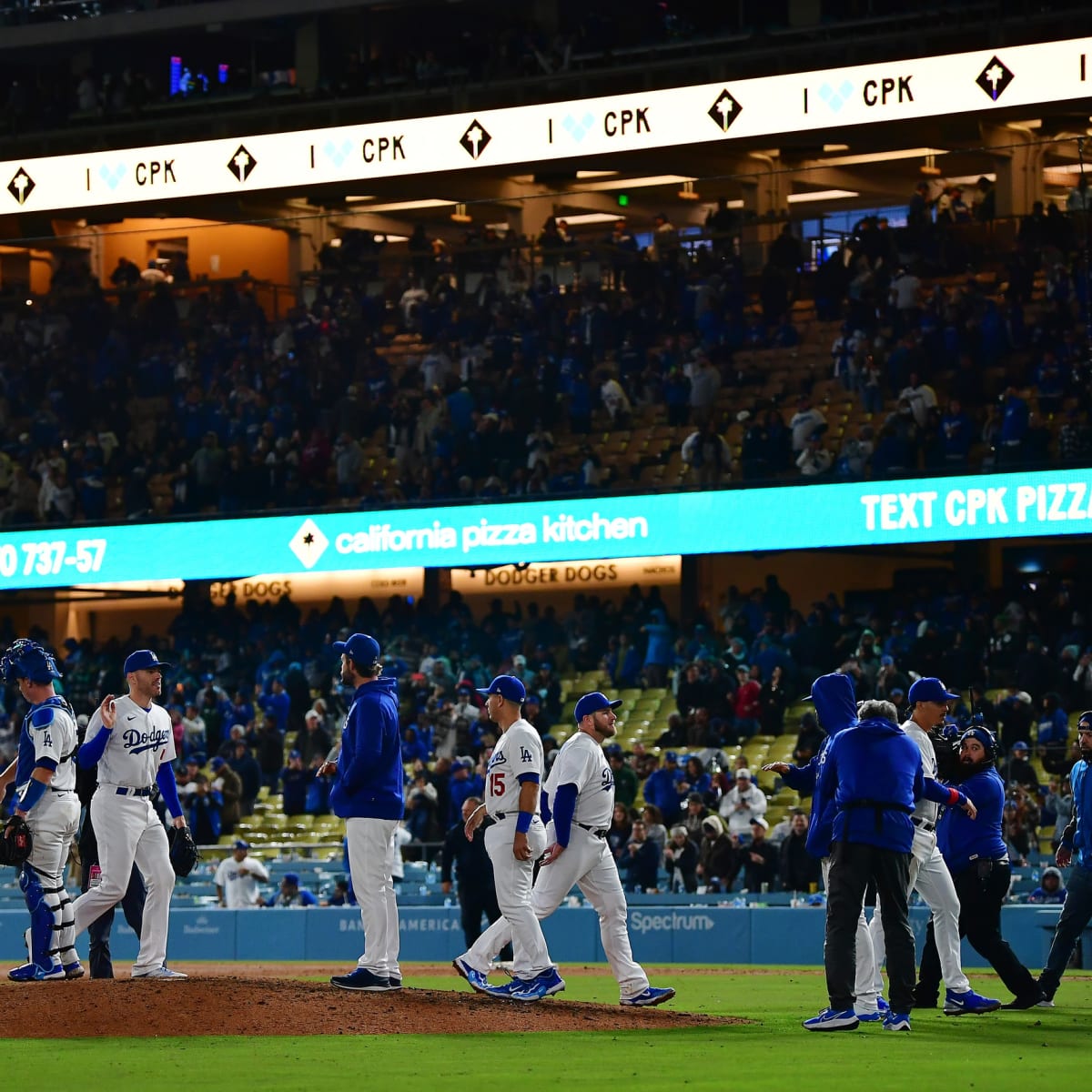 Another 'brake lights in the parking lot' moment at Dodger Stadium