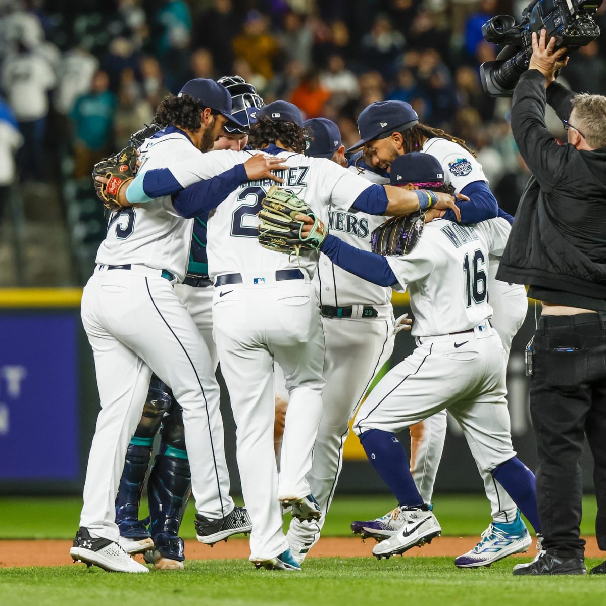 Mariners' Victory Returns October Baseball to a Changed Seattle