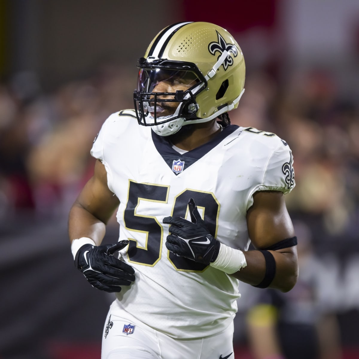 Andrew Dowell re-signs with Saints as linebacker, specialist