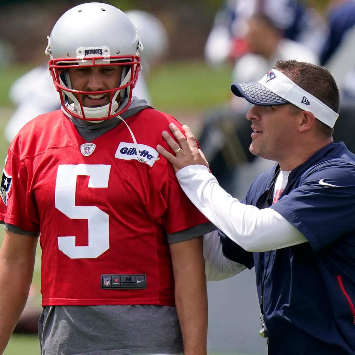 Brian Hoyer steps into spotlight on Patriots' road trip to Kansas