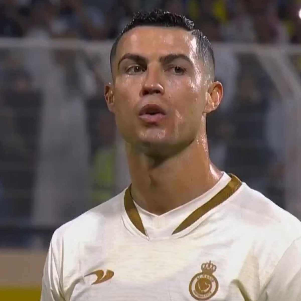 Cristiano Ronaldo makes heartwarming gesture during Al Nassr unveiling  after fans 'Siu', Football, Sport