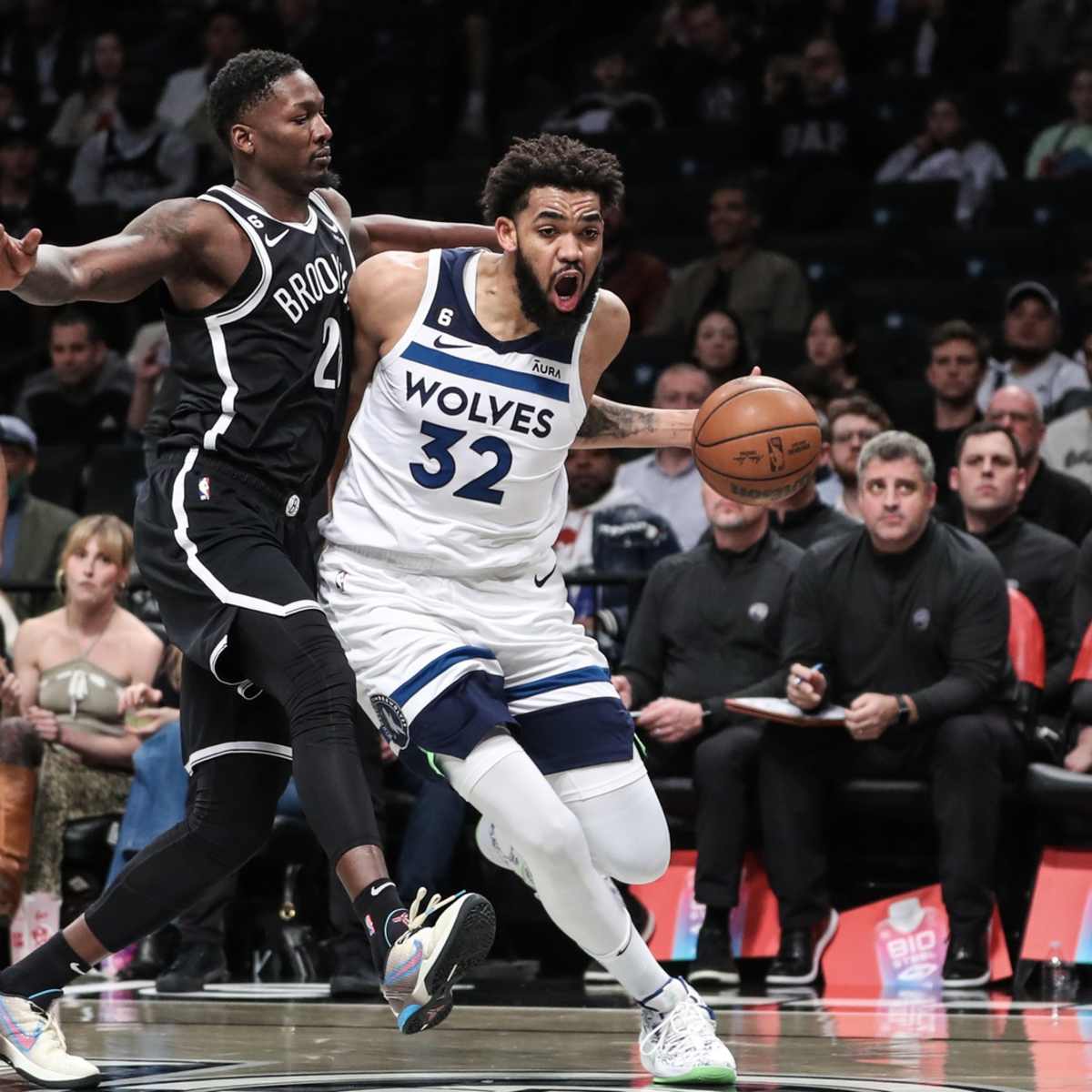 Nelson Cruz meets Karl Anthony Towns at Timberwolves game