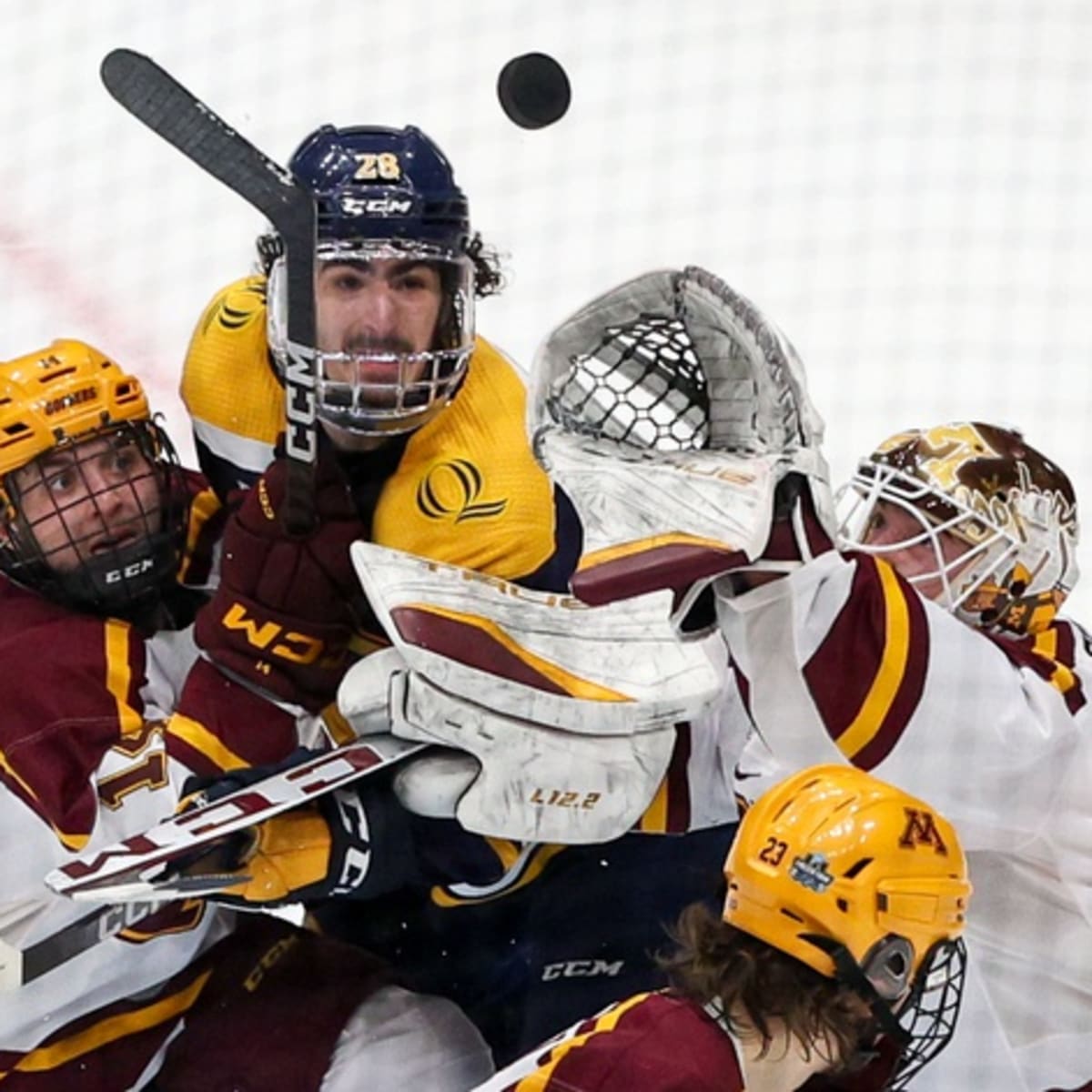 Gophers blitz Boston with 4-goal 3rd period, advance to NCAA title