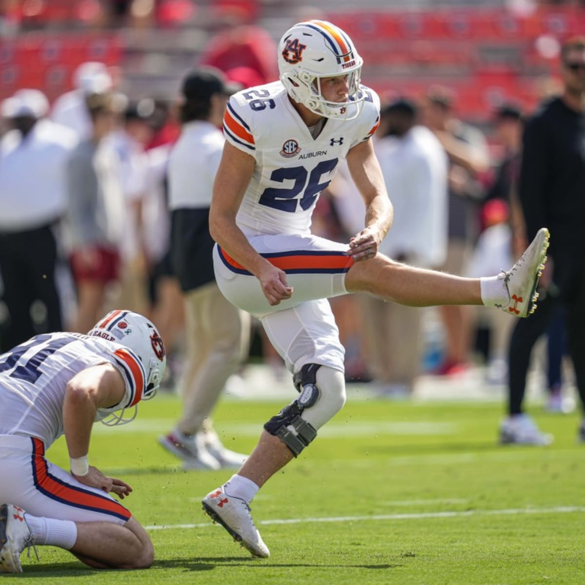 Report: Broncos Work Out ILB Tanner Vallejo with Jewell Ailing