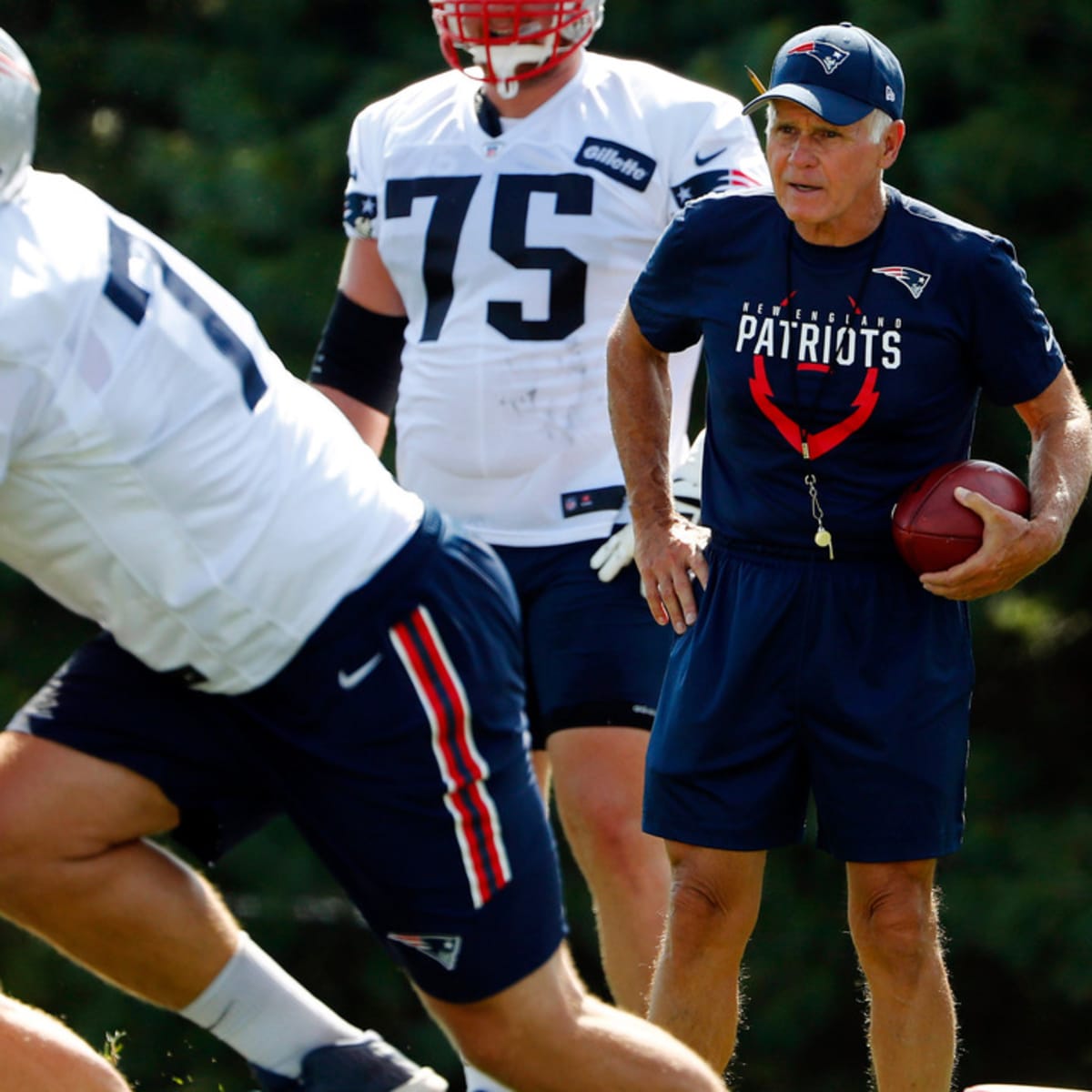 Robert Kraft surprised Dante Scarnecchia with Patriots HOF induction