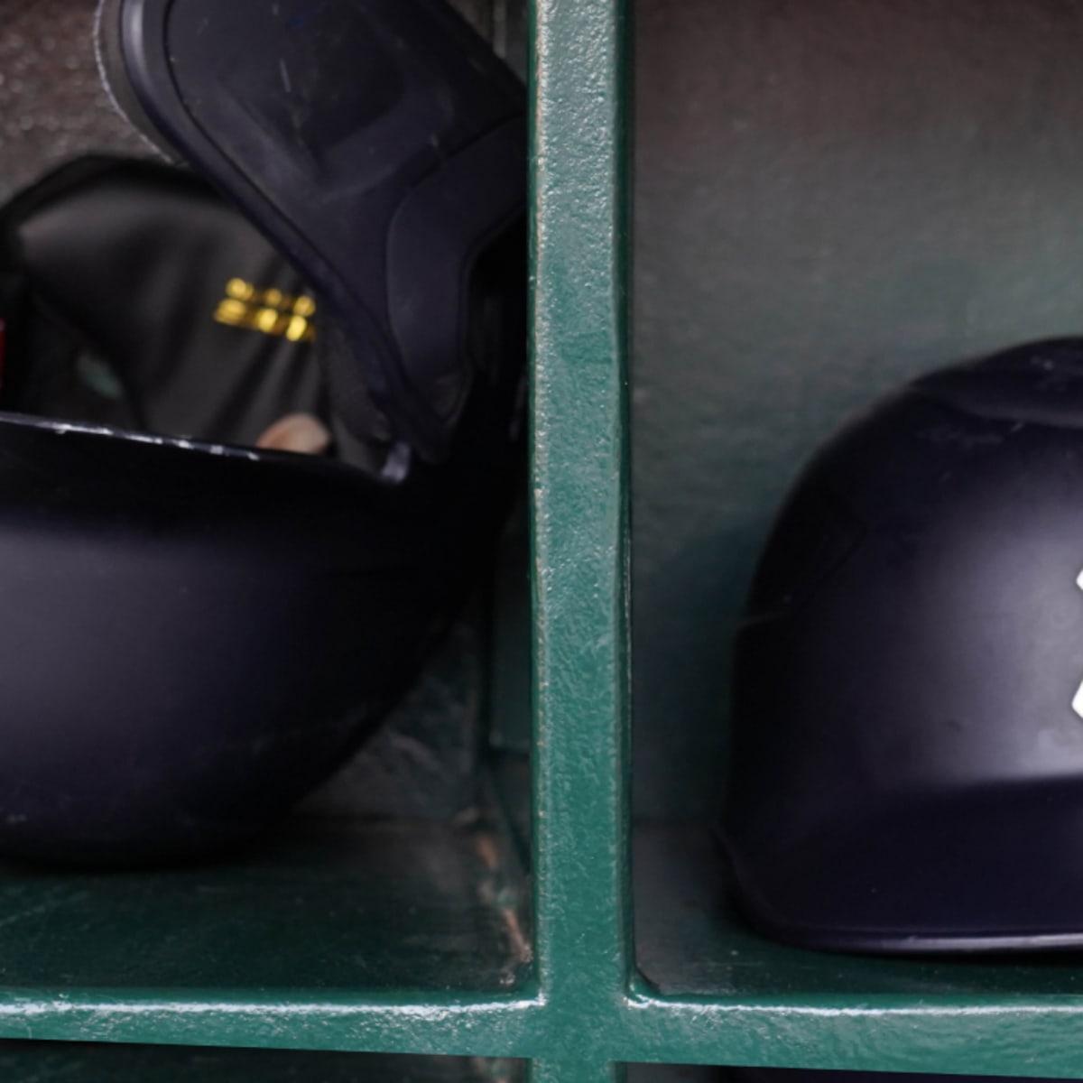 Fact Check: Did the Yankees bat boy with long hair have to cut his mullet  off?