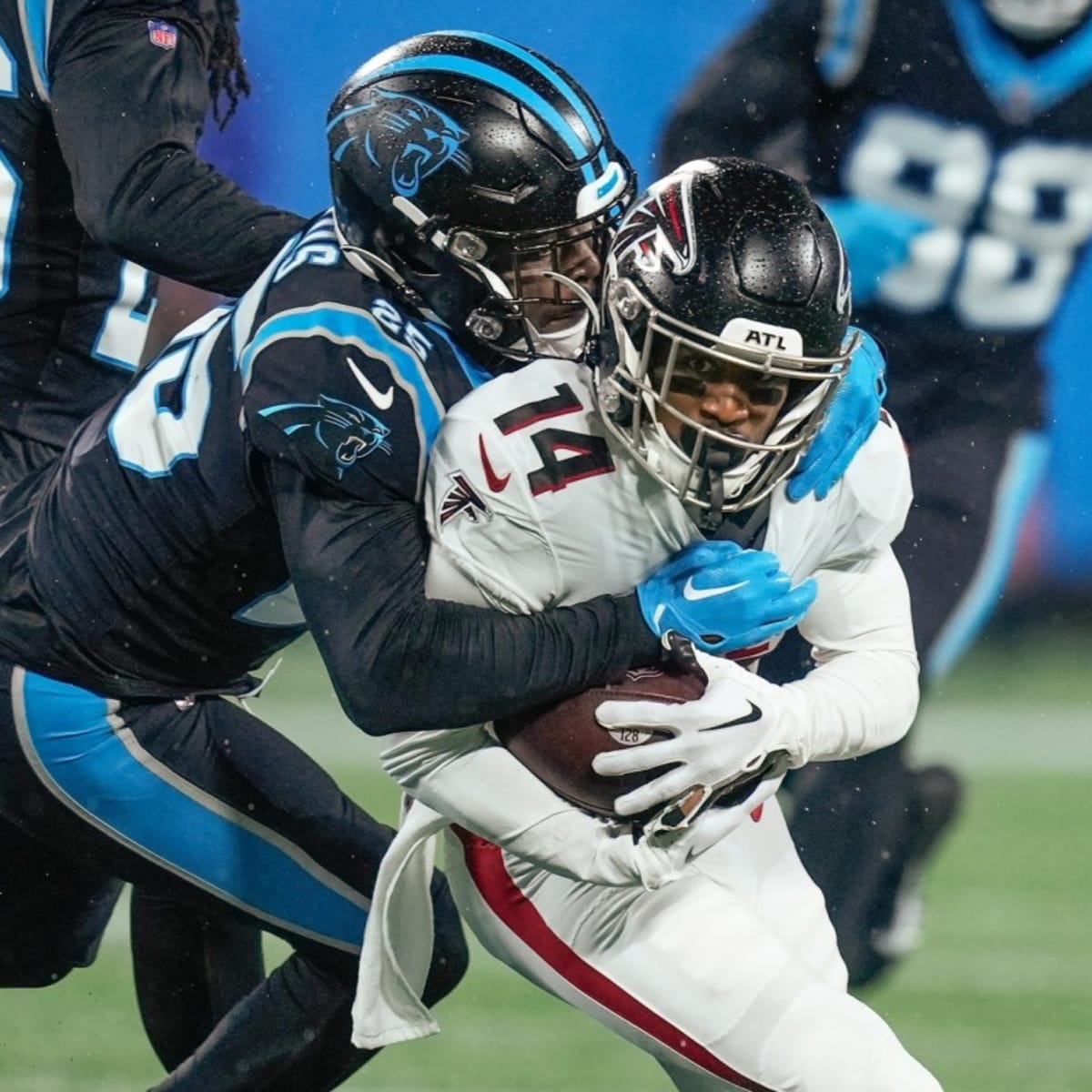 Panthers Bring Back WR Damiere Byrd