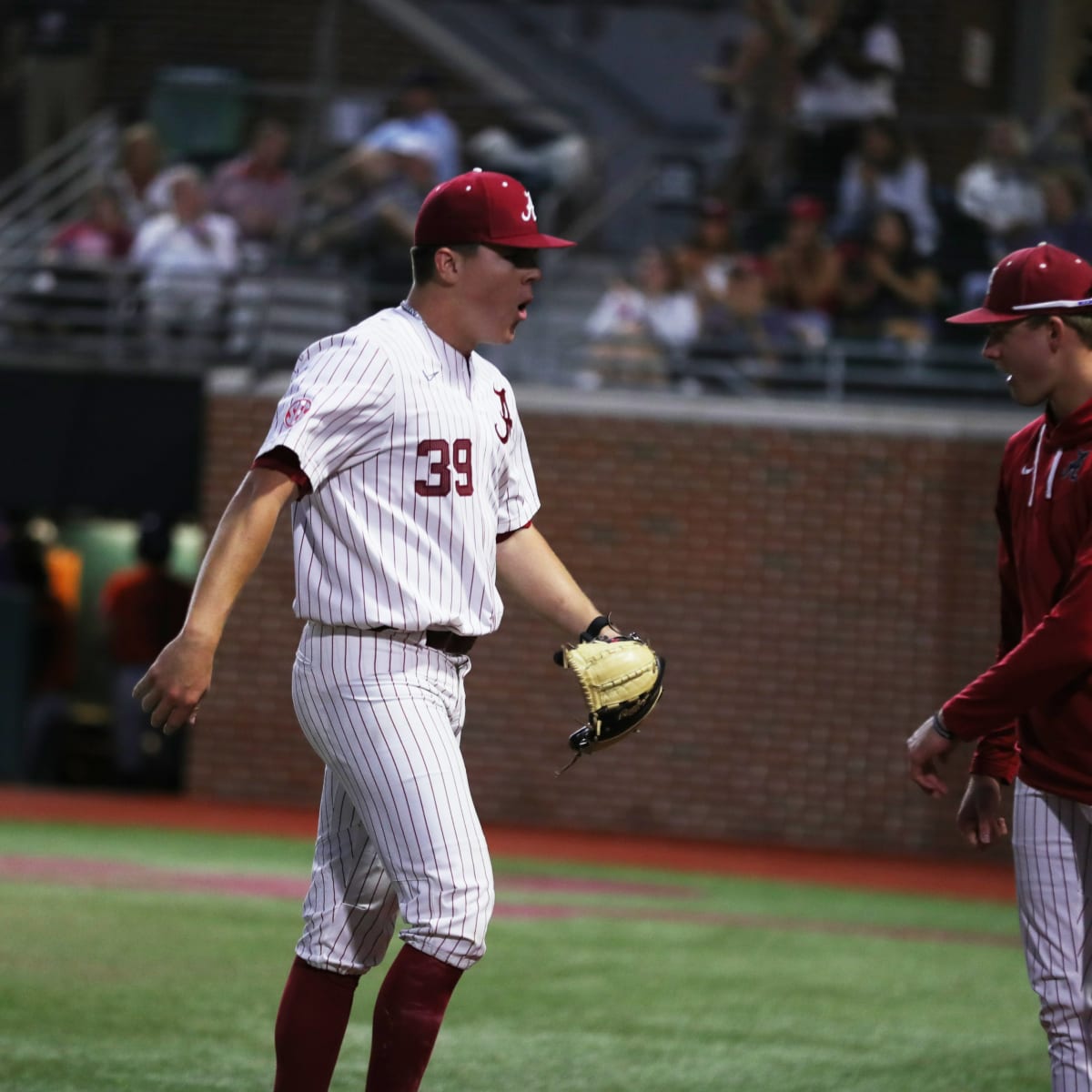 Baseball: Auburn holds off late rally to take first game over Alabama