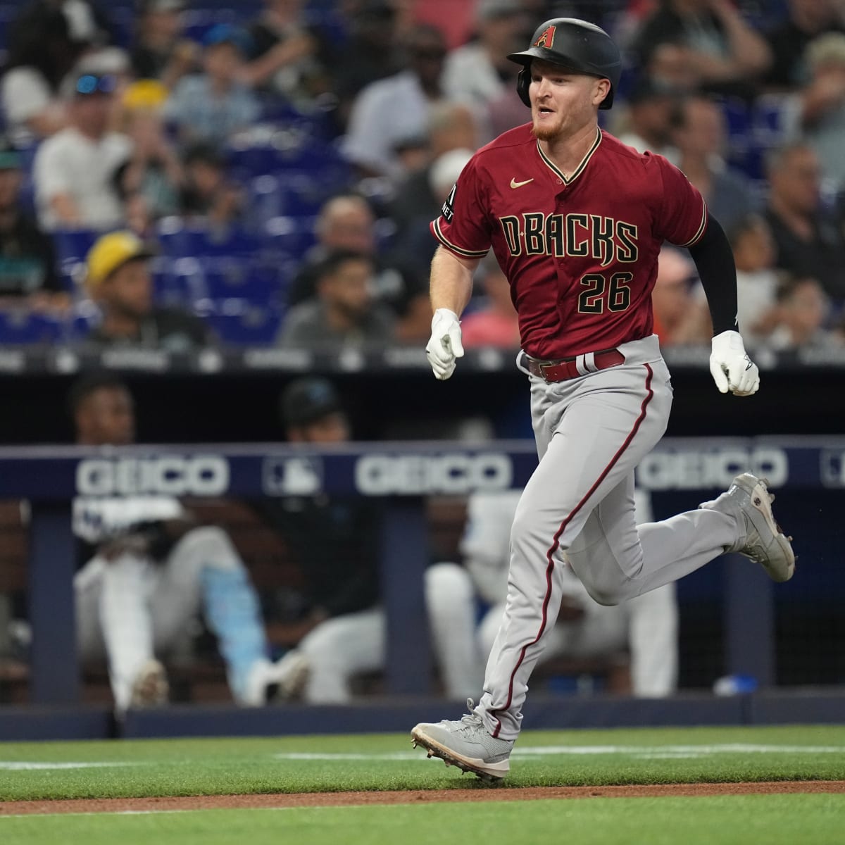 Diamondbacks' Pavin Smith adapting quickly in center field