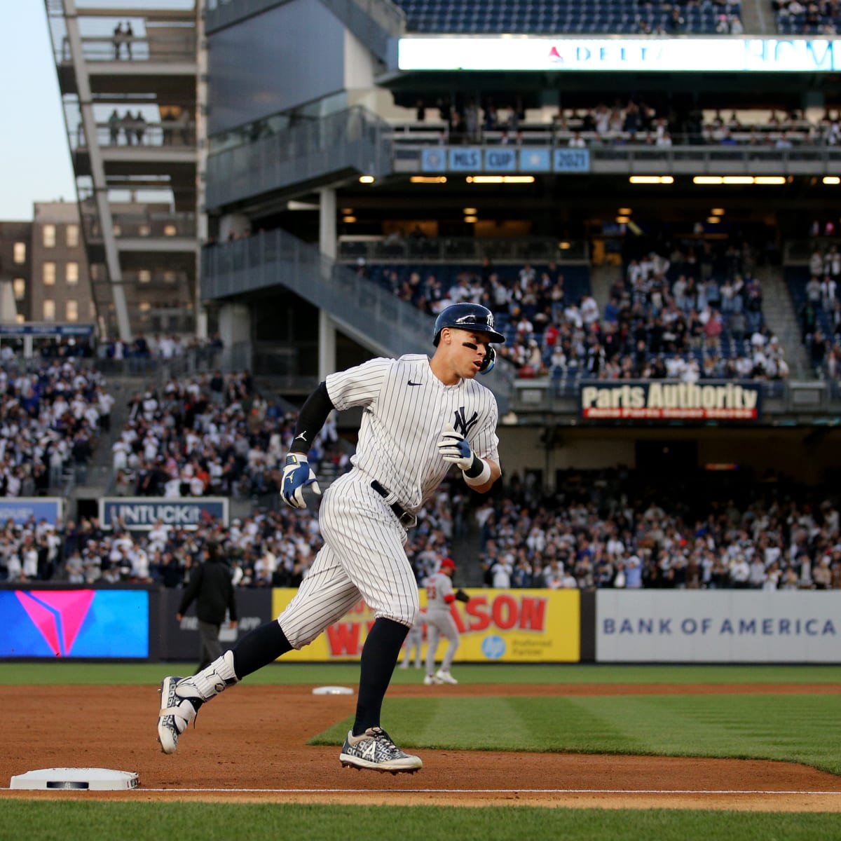 Aaron Judge robs Shohei Ohtani of homer, then hits dinger of his own in  Yankees-Angels showdown of MVPs