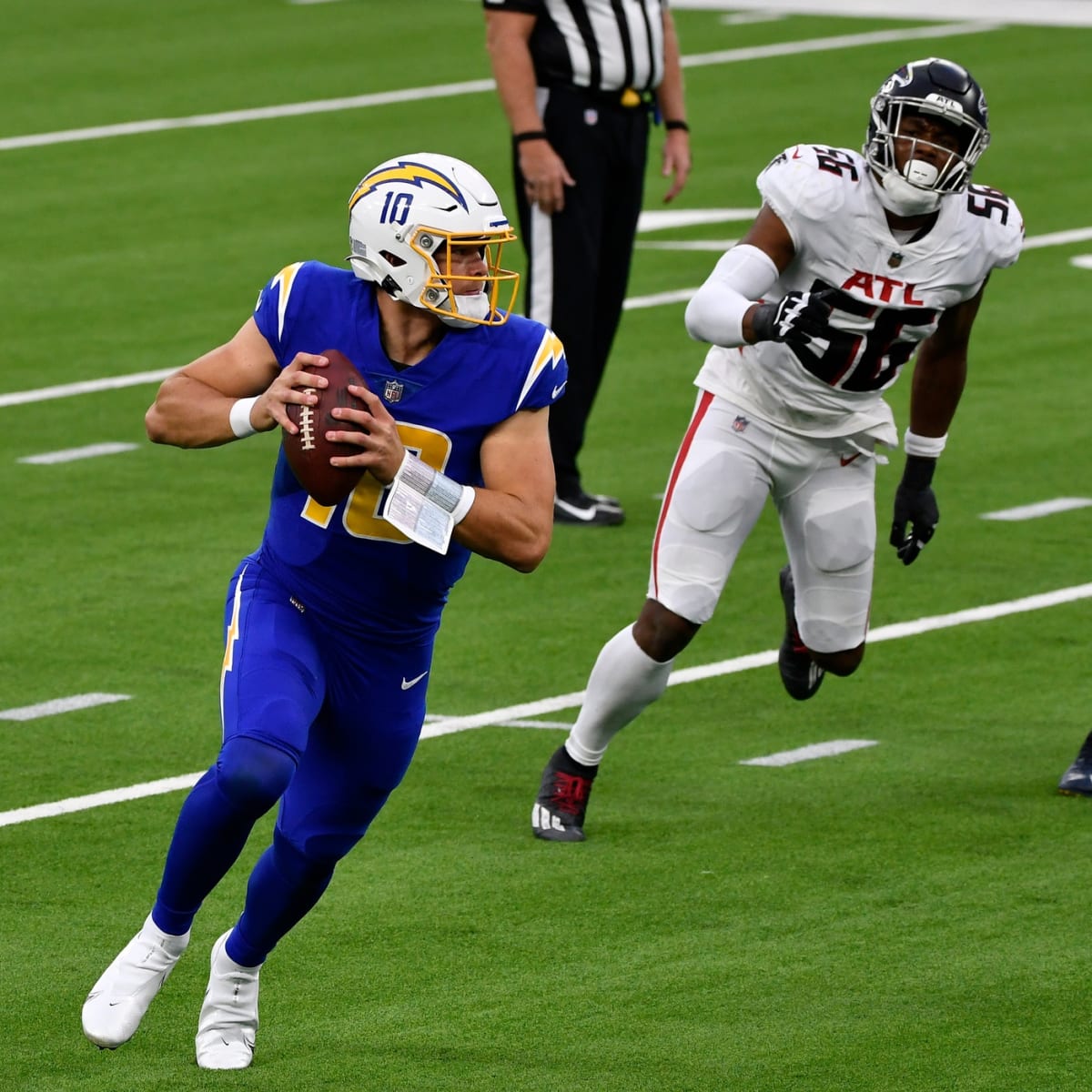 Chargers Notes: Raiders Get Even Weaker, 2022 Offensive Struggles for LA,  Award Predictions & More - Sports Illustrated Los Angeles Chargers News,  Analysis and More