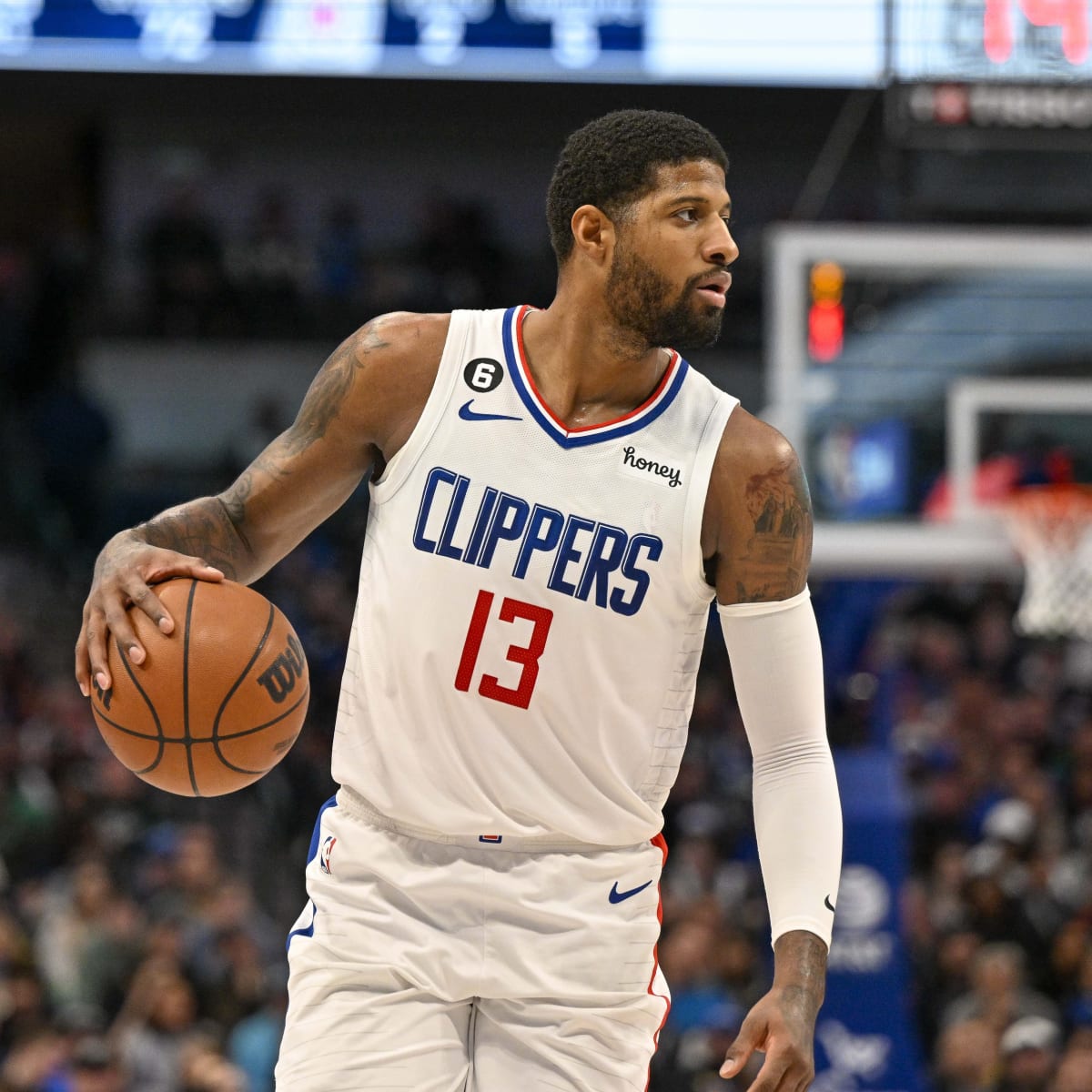 Report: Paul George sustained sprained right knee, Clippers to