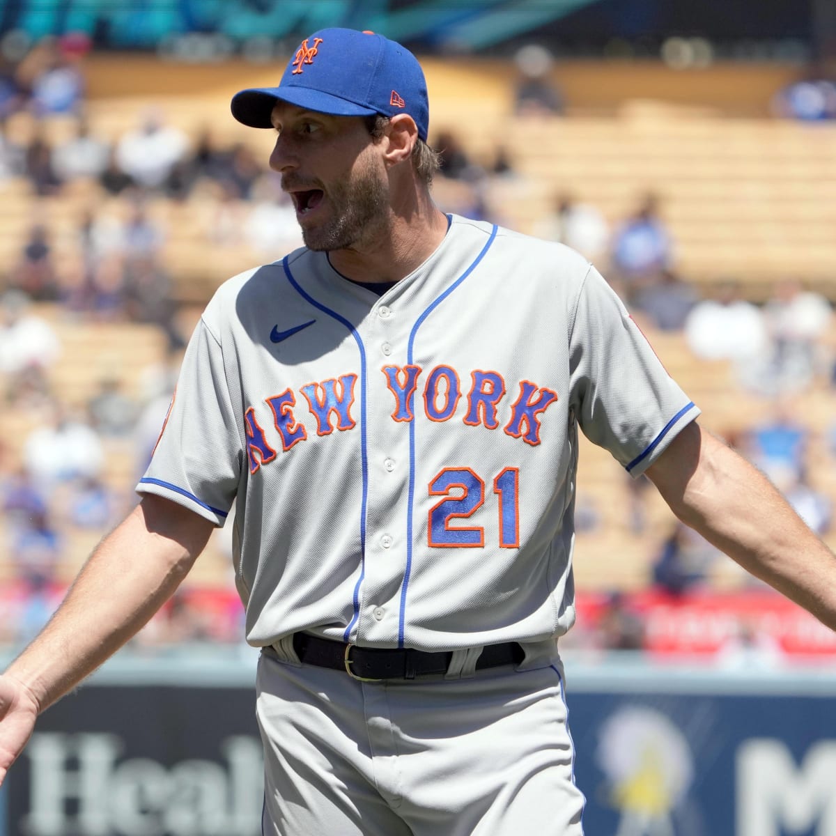 New York Mets Pitcher Max Scherzer on the mound Action 8x10 Photo