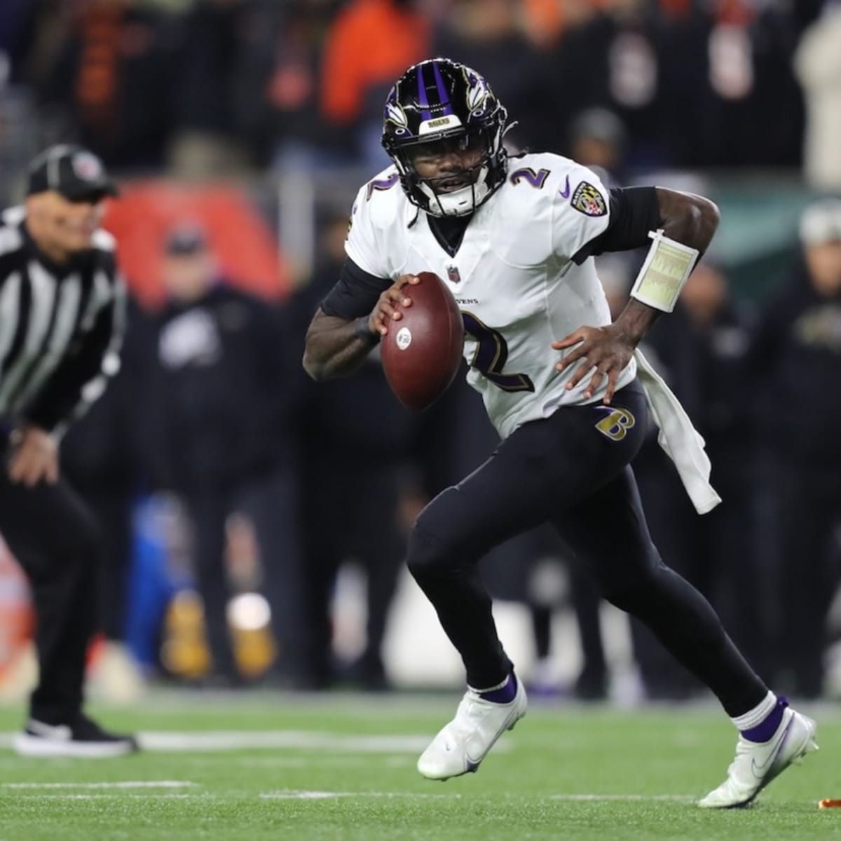 Report: Lamar Jackson Gave Baltimore Ravens Ultimatum to Play This Season -  Sports Illustrated Pittsburgh Steelers News, Analysis and More