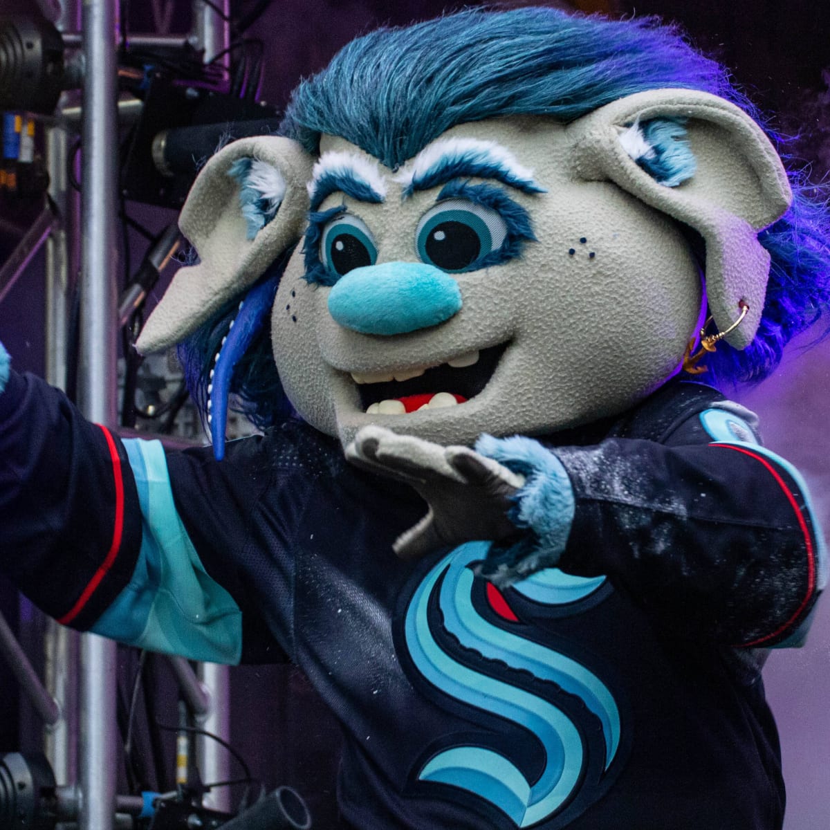Buoy' revealed as first Seattle Kraken mascot in franchise history