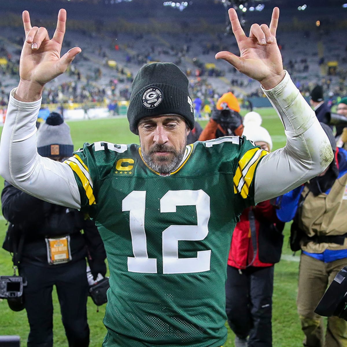 Aaron Rodgers traded to Jets in franchise-altering blockbuster