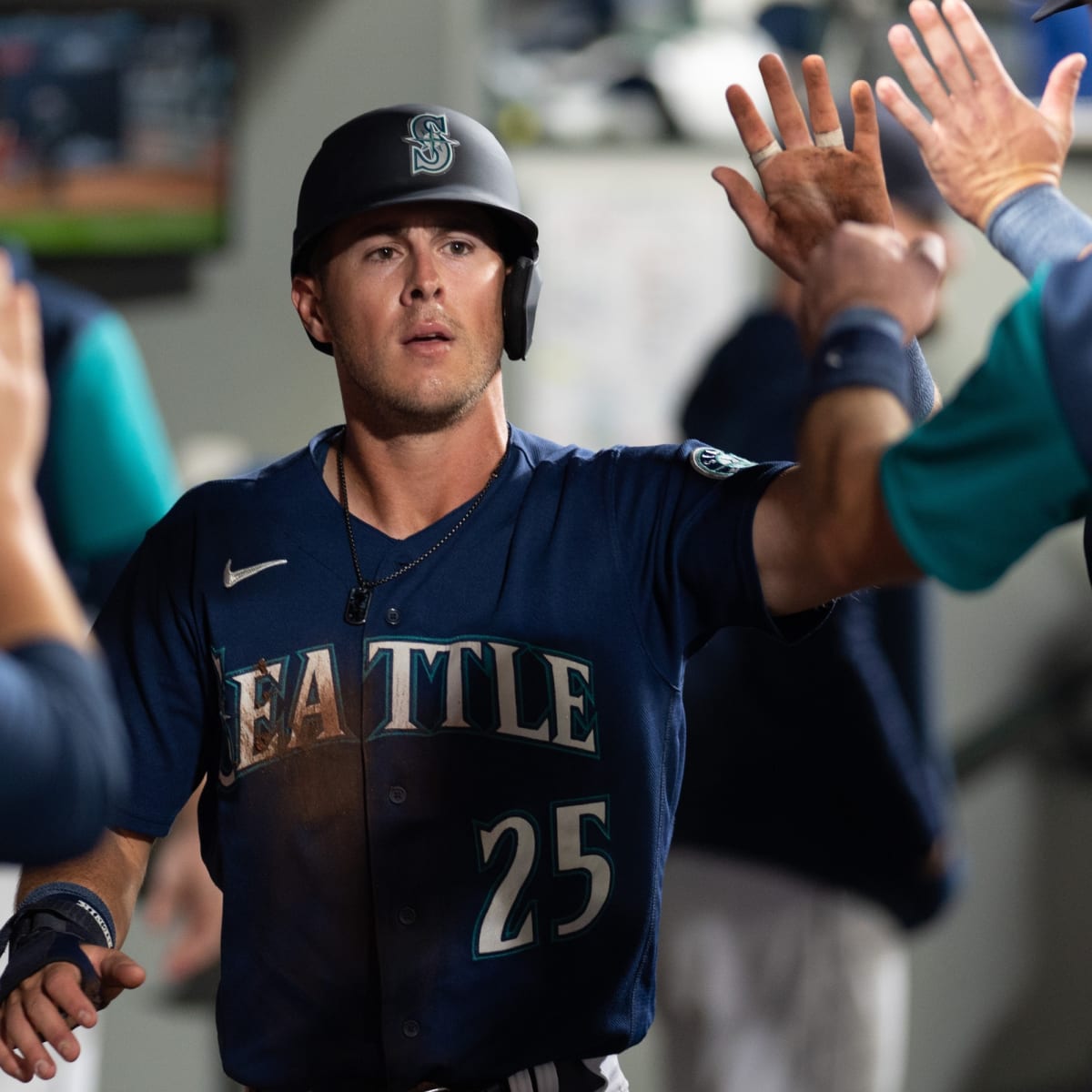 Seattle Mariners: What if the Cincinnati Reds want Dylan Moore?