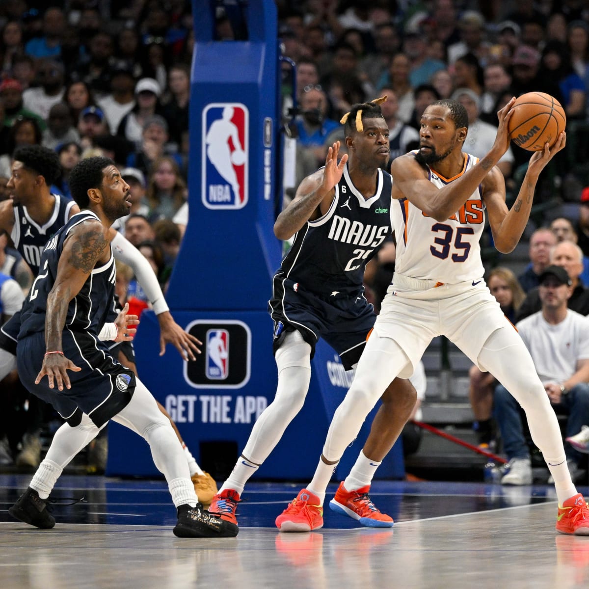 Phoenix Suns' Kevin Durant Speaks on Dallas Mavs' Kyrie Irving Trade  Request: 'My Job is to Play' - Sports Illustrated Dallas Mavericks News,  Analysis and More