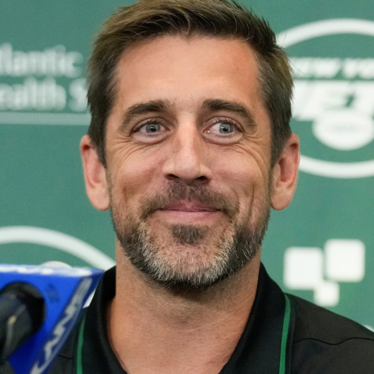 Aaron Rodgers could wear Joe Namath's iconic 12 jersey if plays