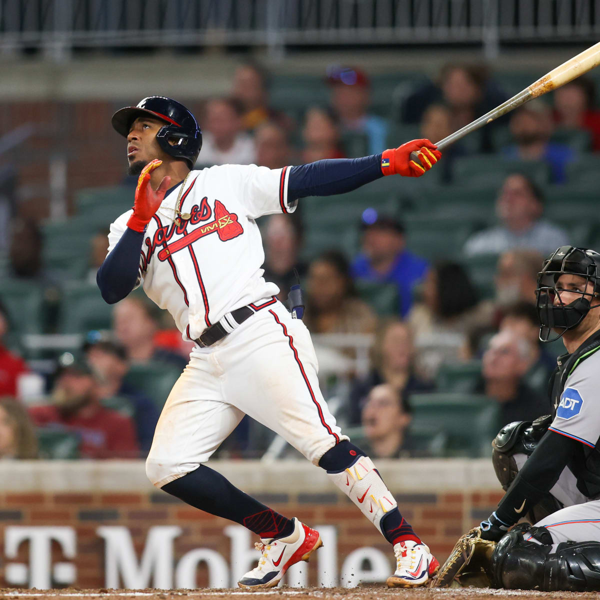 WATCH: Ozzie Albies takes Sandy Alcantara deep to give Braves