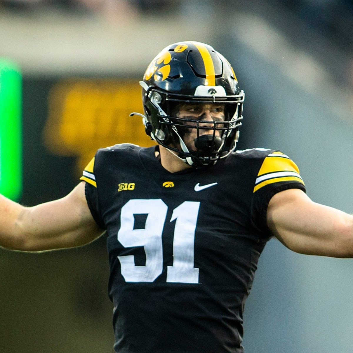 Packers pick Iowa edge rusher Lukas Van Ness at No. 13 in NFL draft