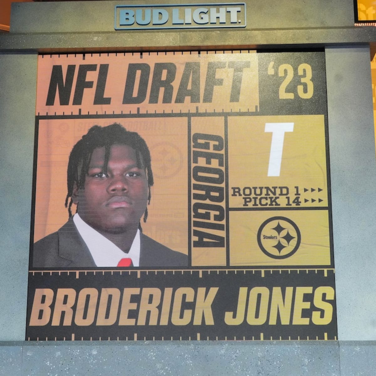 Steelers Slide to 10th Overall Pick in the 2023 NFL Draft