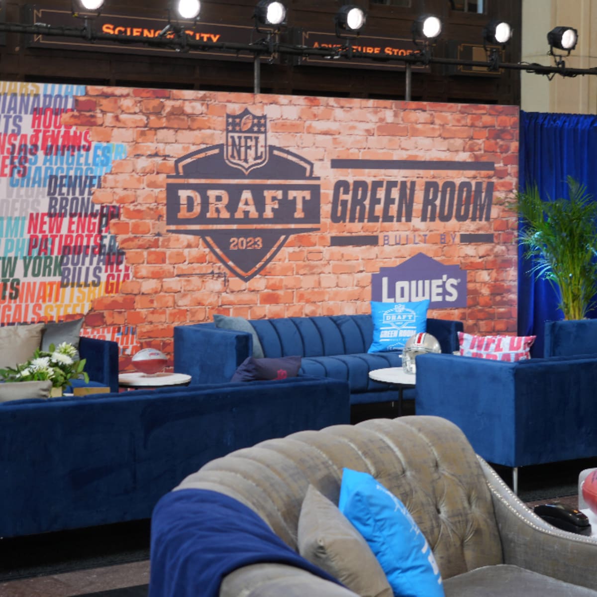 49ers NFL Mock Draft: 49ers 4-Round 2022 NFL Mock Draft REACTION Ft.  Cameron Thomas & Heavy DEFENSE 