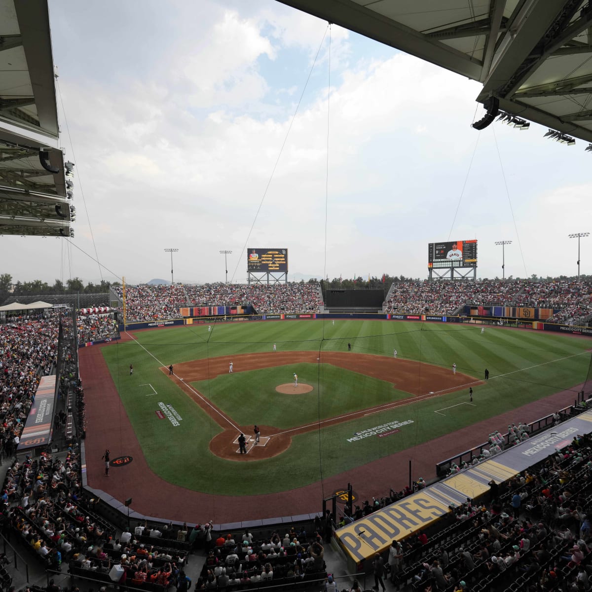 SF Giants lose to Padres 16-11 in HR-filled game in Mexico City