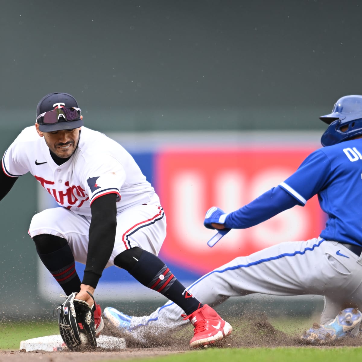 Blue Jays vs. Twins, Game 1: What time does the Wild Card series start and  what TV channel is it on? - DraftKings Network