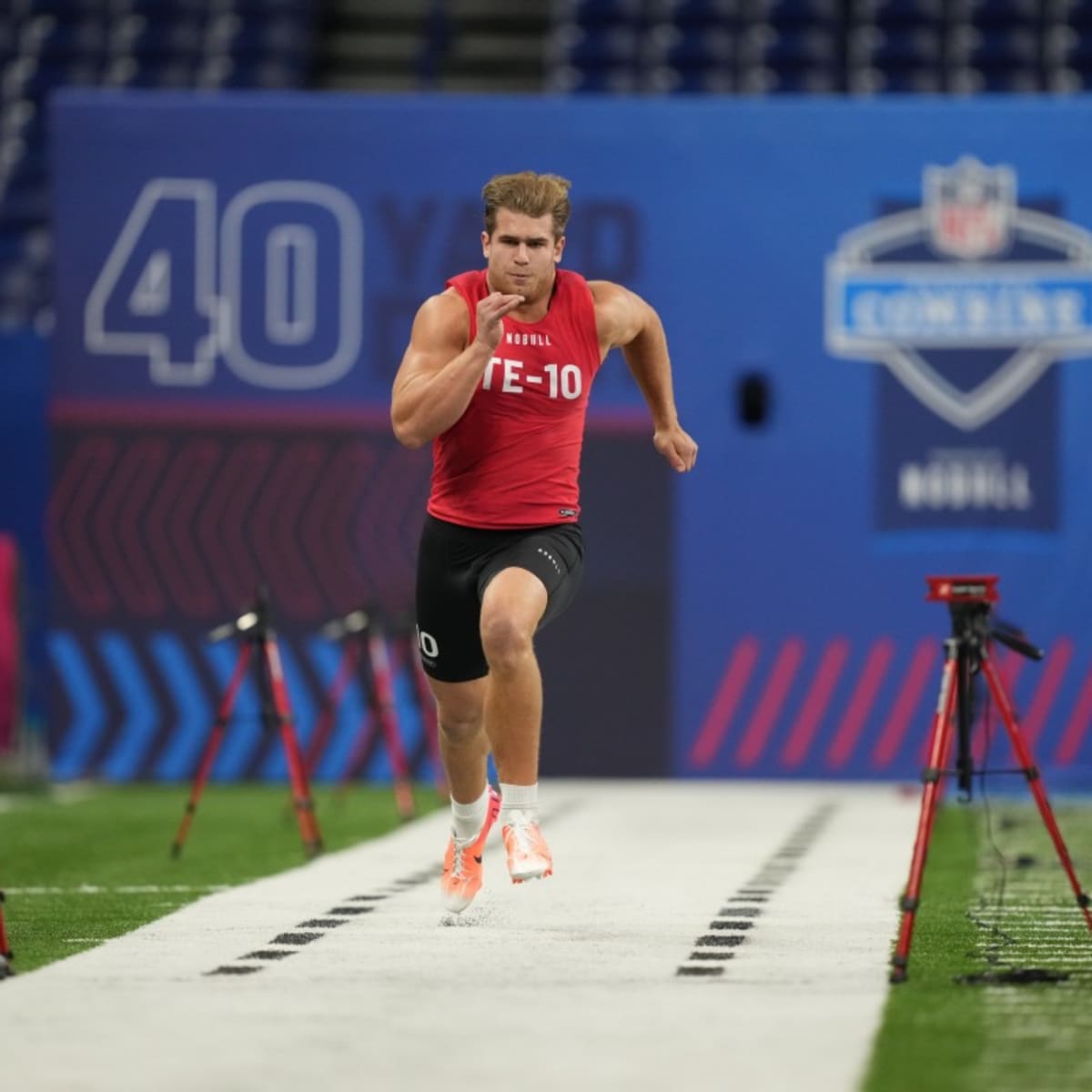 Las Vegas Raiders could add Michael Mayer's teammate on Day 1 of the 2024  NFL Draft