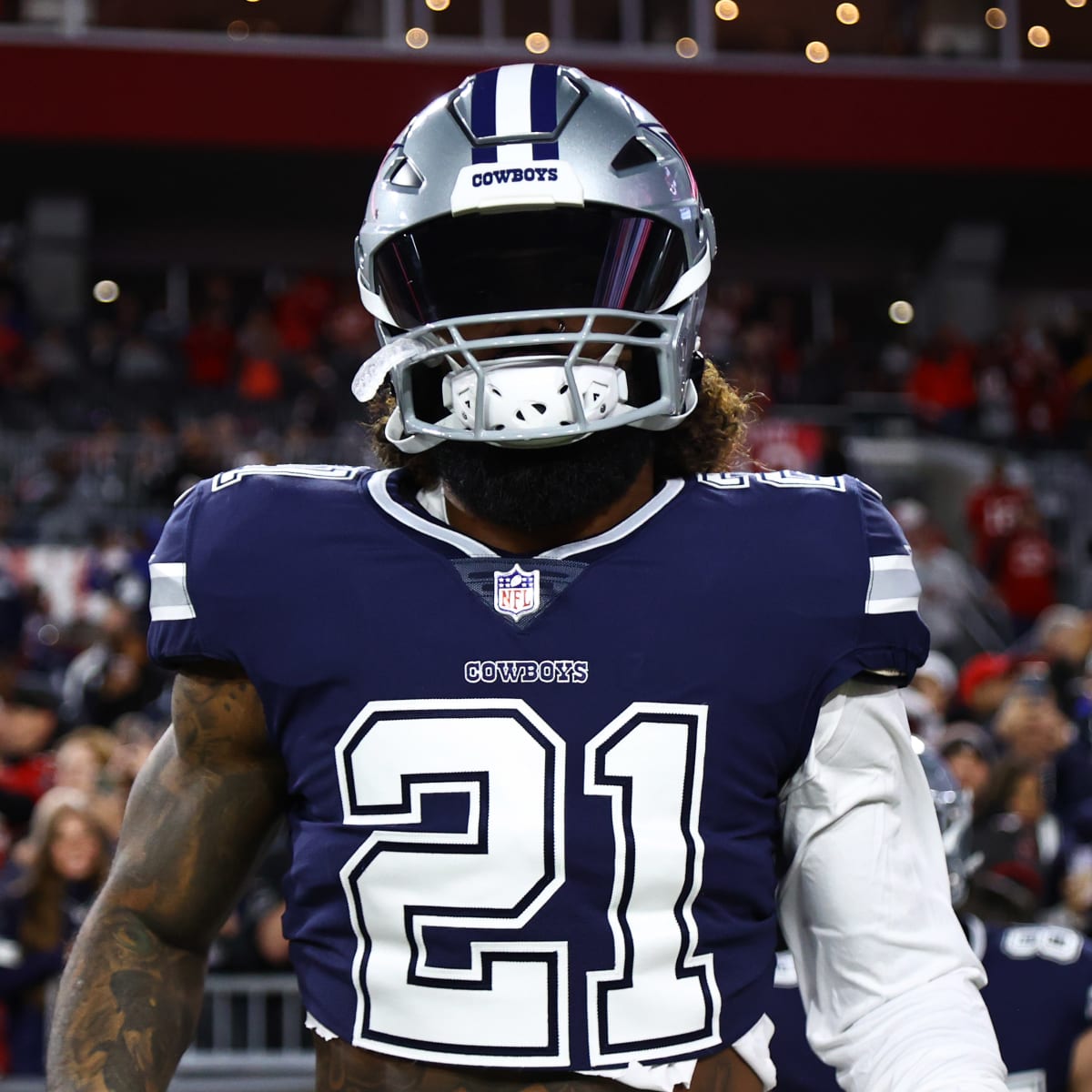 Ezekiel Elliott Flashes $260,000 Worth Diamond Jewelry With Cowboys &  Patriots Jersey Numbers, Weeks After Signing $6,000,000 Contract With New  England - The SportsRush