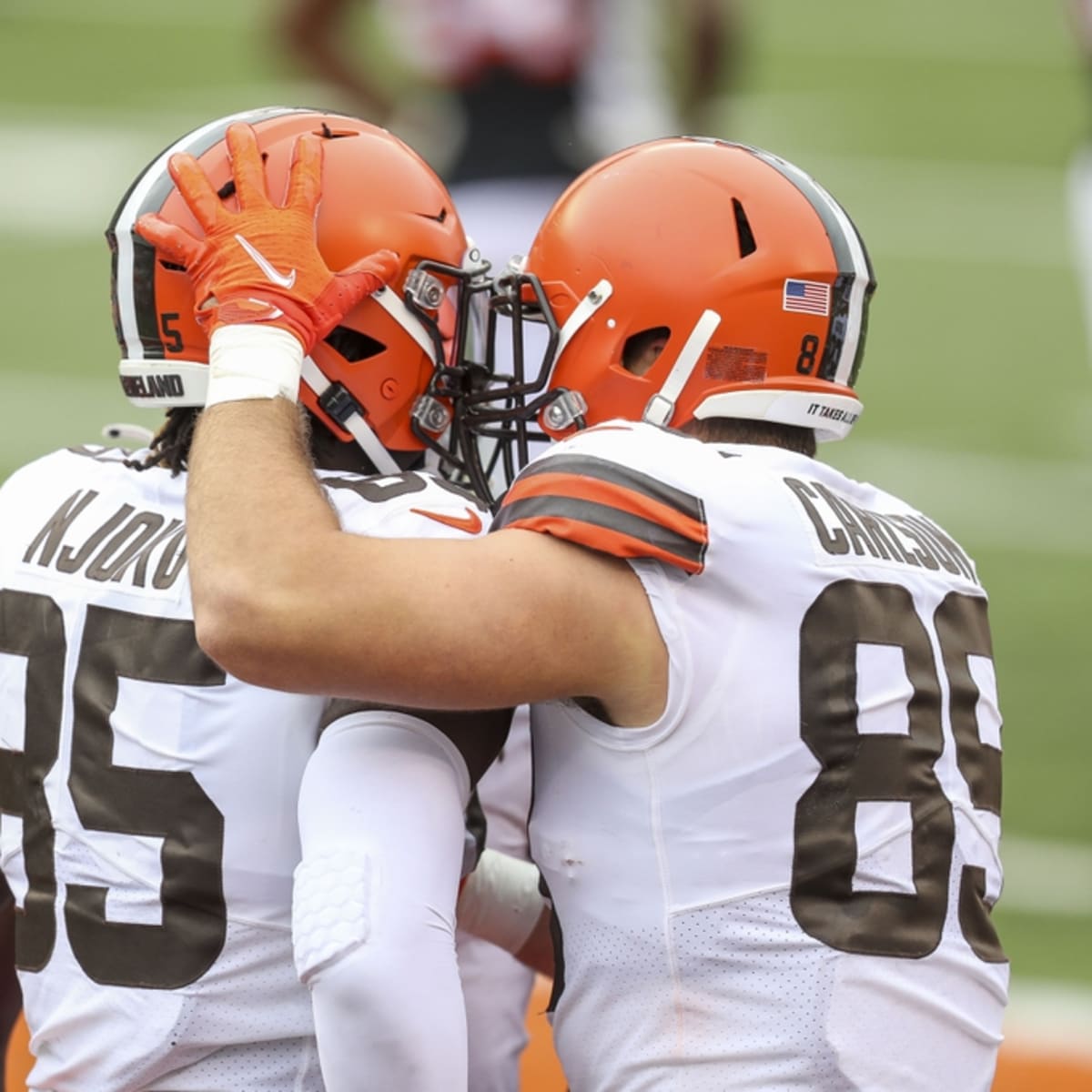 Browns tight end Stephen Carlson displaying multiple skills