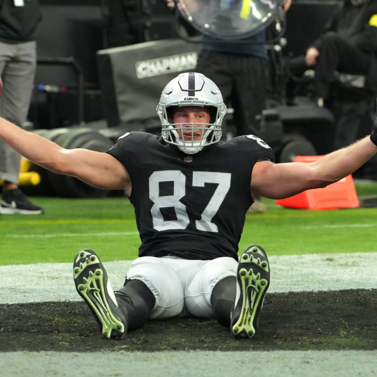 Las Vegas Raiders tight end Foster Moreau (87) celebrates a