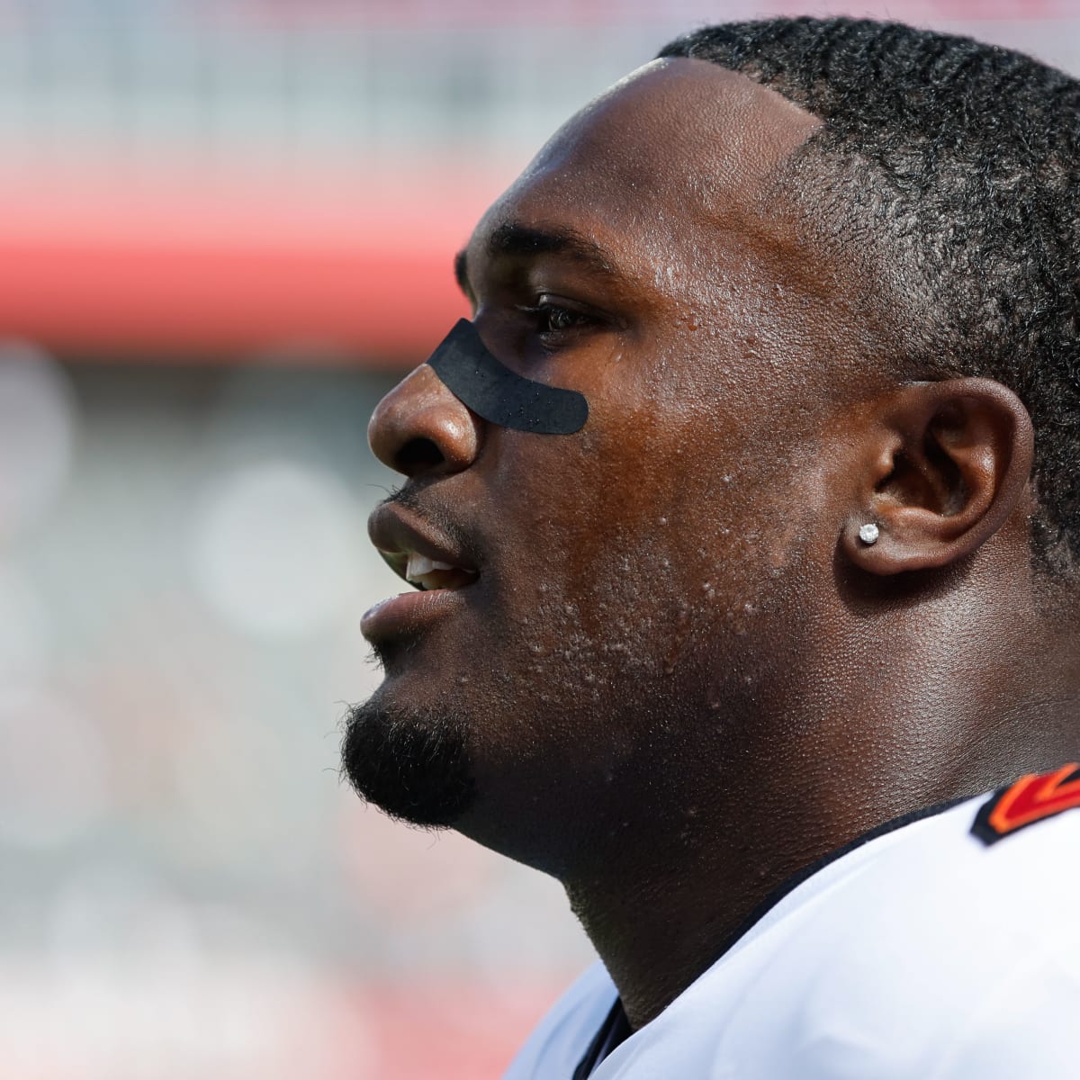 Buccaneers News: Devin White gives surest sign yet that he's ending his  hold out