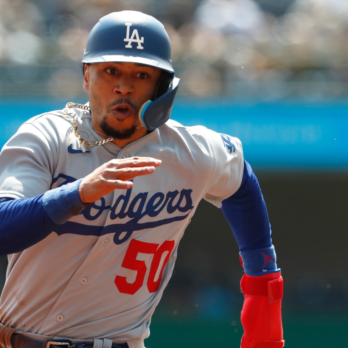 Mookie Betts soars to rob Freddie Freeman of home run in Game 7 - Sports  Illustrated