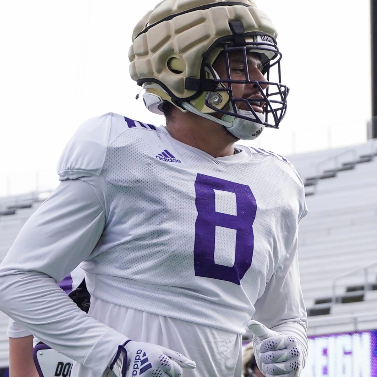 Why do the Washington Huskies wear their jersey numbers? 'No. 1 kinda got  that oomph to it' - The Athletic