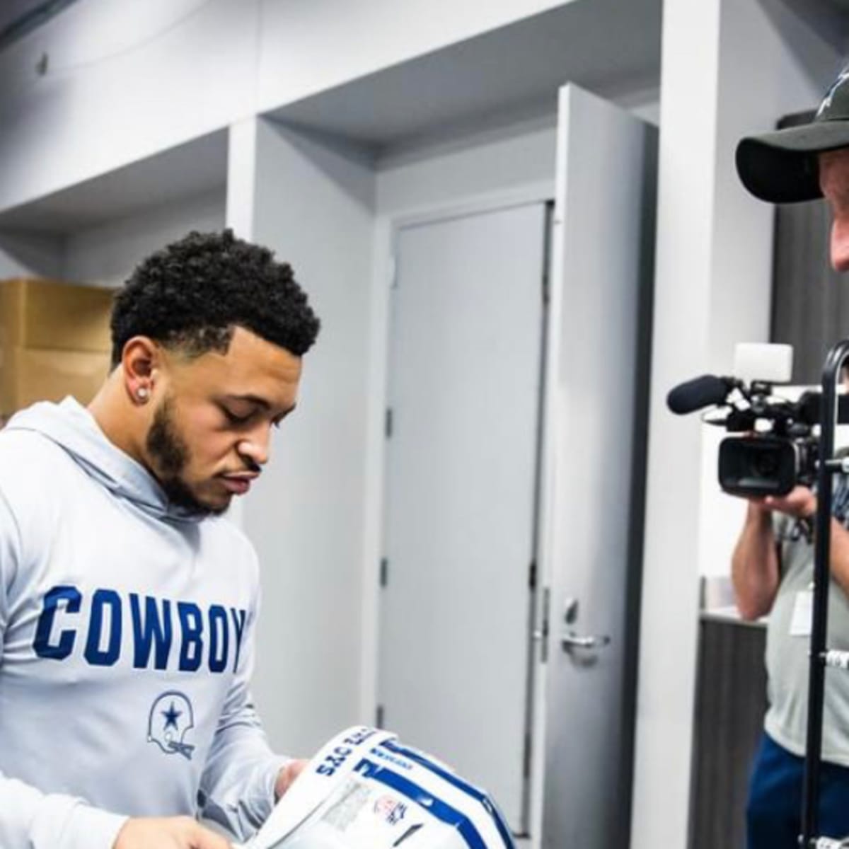 Dallas Cowboys Rookie RB Deuce Vaughn: 'Hide Behind The O-Line!' -  FanNation Dallas Cowboys News, Analysis and More