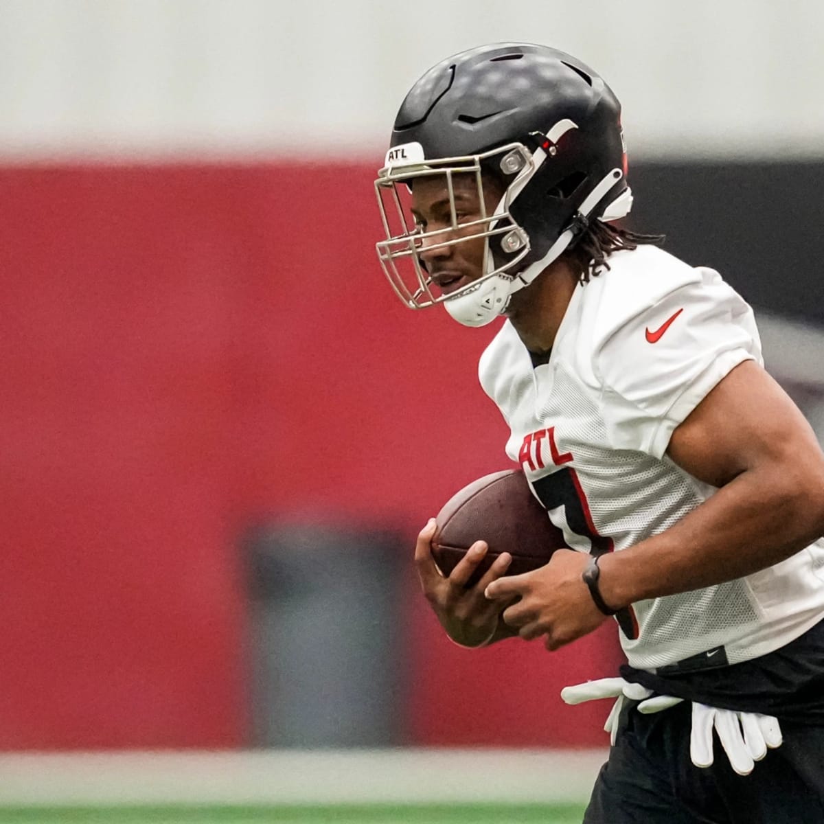 2023 NFL fantasy football rankings: Falcons RB Bijan Robinson outlook - The  Falcoholic