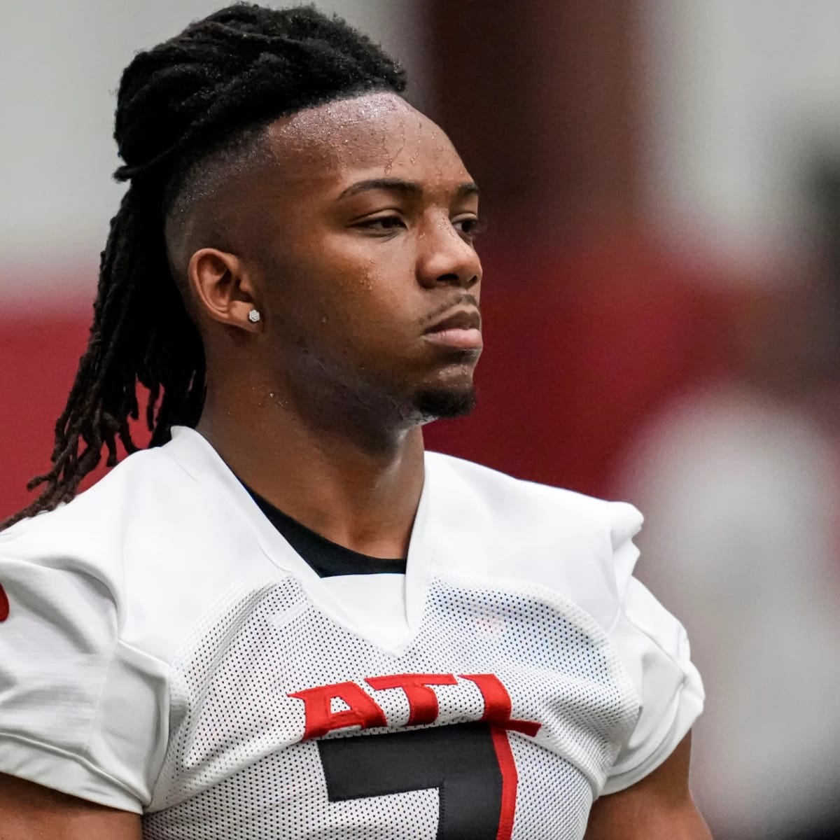 Falcons unveil Bijan Robinson's jersey number