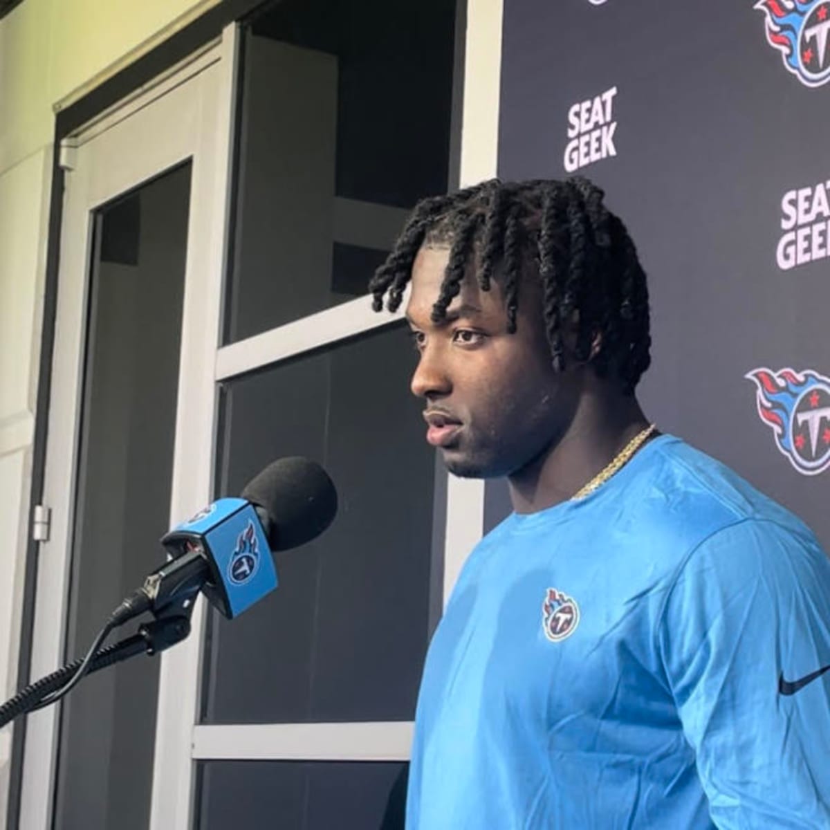 Titans rookie RB Tyjae Spears talks about his stiff arm vs the Patriots and  showing up in a Derrick Henry jersey - A to Z Sports