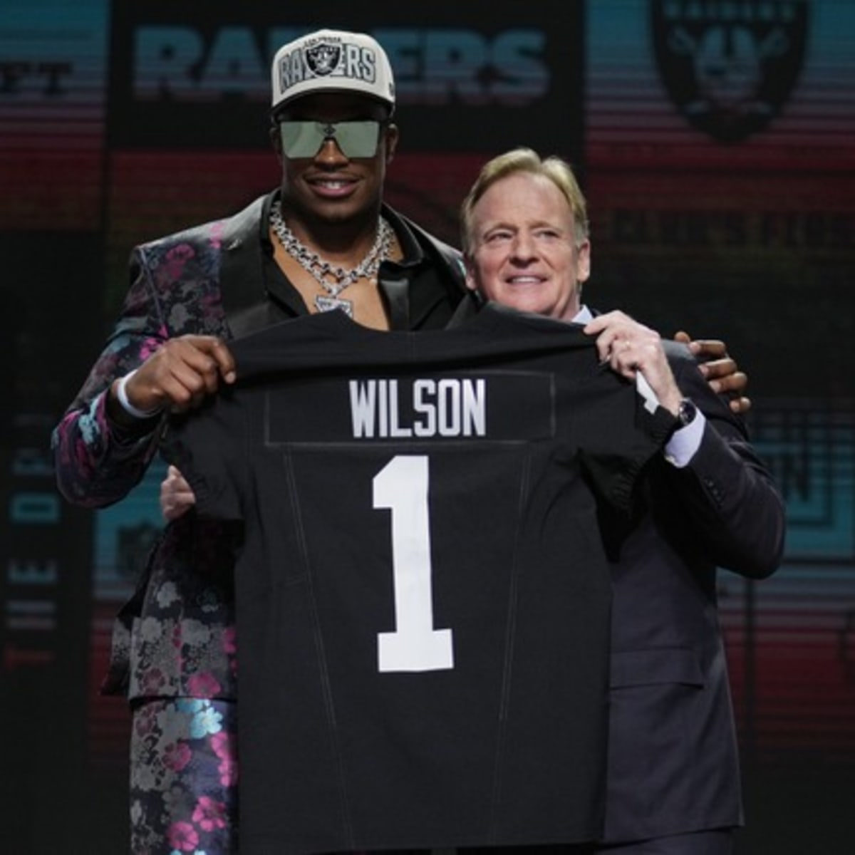 Ric Serritella 2023 NFL Mock Draft for Sports Illustrated - Visit NFL Draft  on Sports Illustrated, the latest news coverage, with rankings for NFL  Draft prospects, College Football, Dynasty and Devy Fantasy Football.