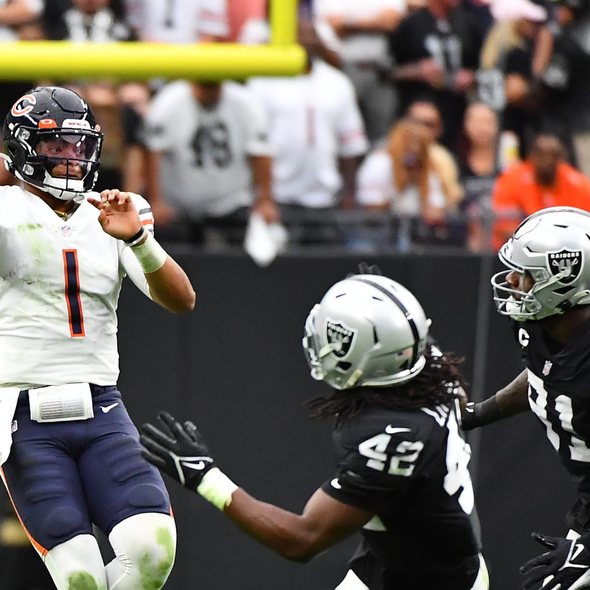 Chicago Bears: Brad Biggs' 10 thoughts on Justin Fields in Week 9