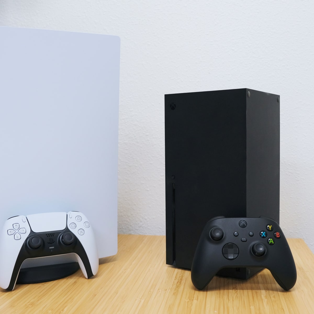 PS5 Vs Xbox Series X: 2 Years Later! (Which Is Better?) 