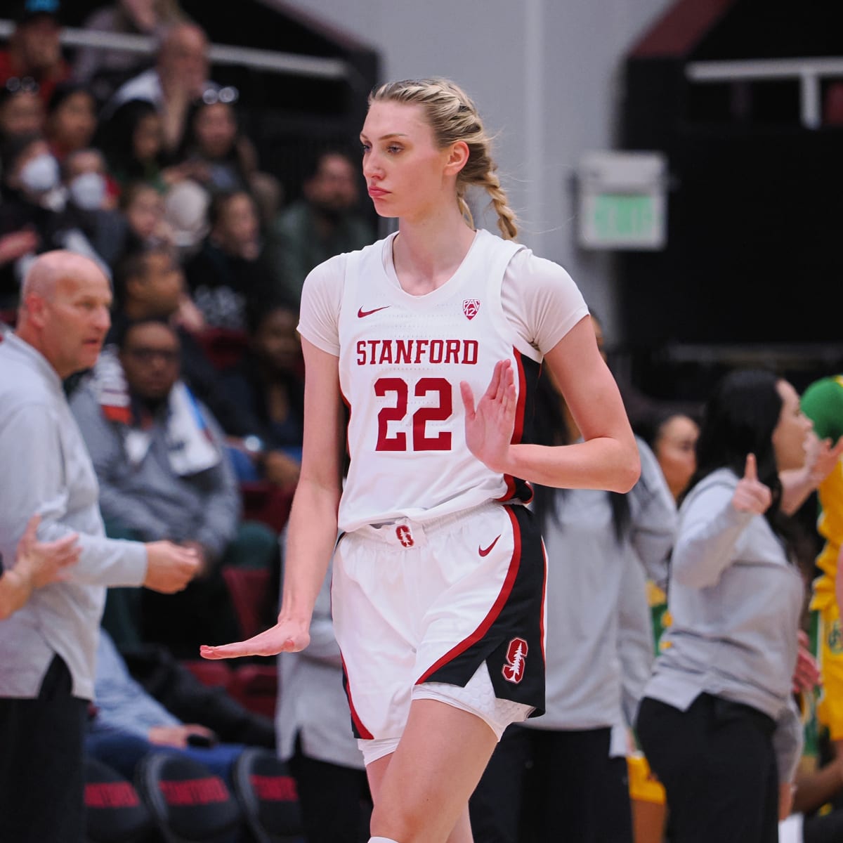 Stanford's Cameron Brink wins 2024 Defensive and Pac-12 Player of the Year  - Sports Illustrated All Cardinal News, Analysis and More