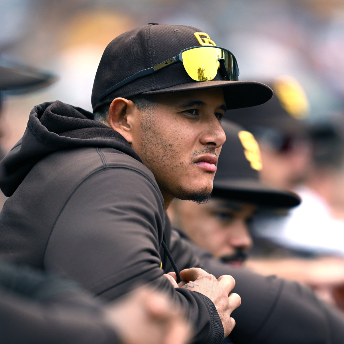 Padres place struggling Manny Machado on IL due to fractured hand