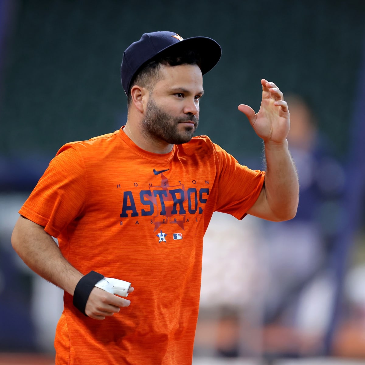 Astros' José Altuve Needs Surgery for Thumb Injury; Out