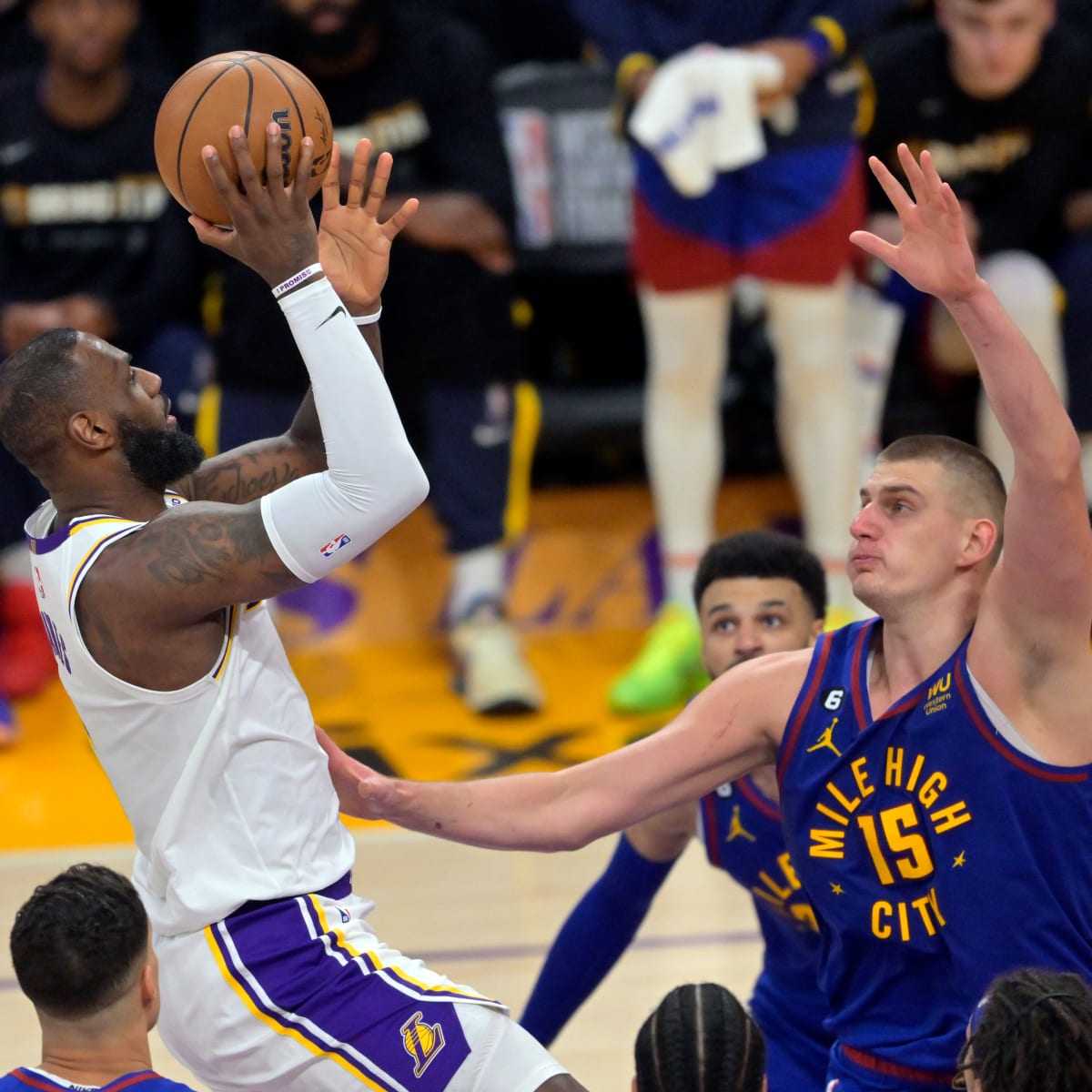 Lakers' LeBron James Responds to Nuggets' Offseason Comments Ahead of Opener