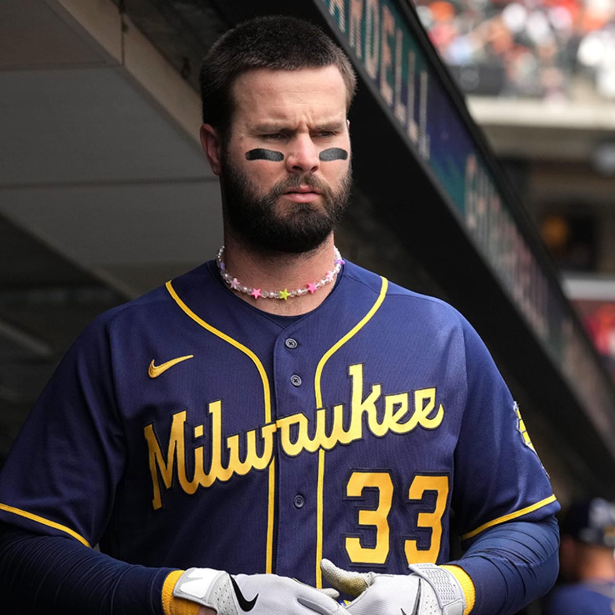 Brewers DH Jesse Winker will play less as he struggles on offense