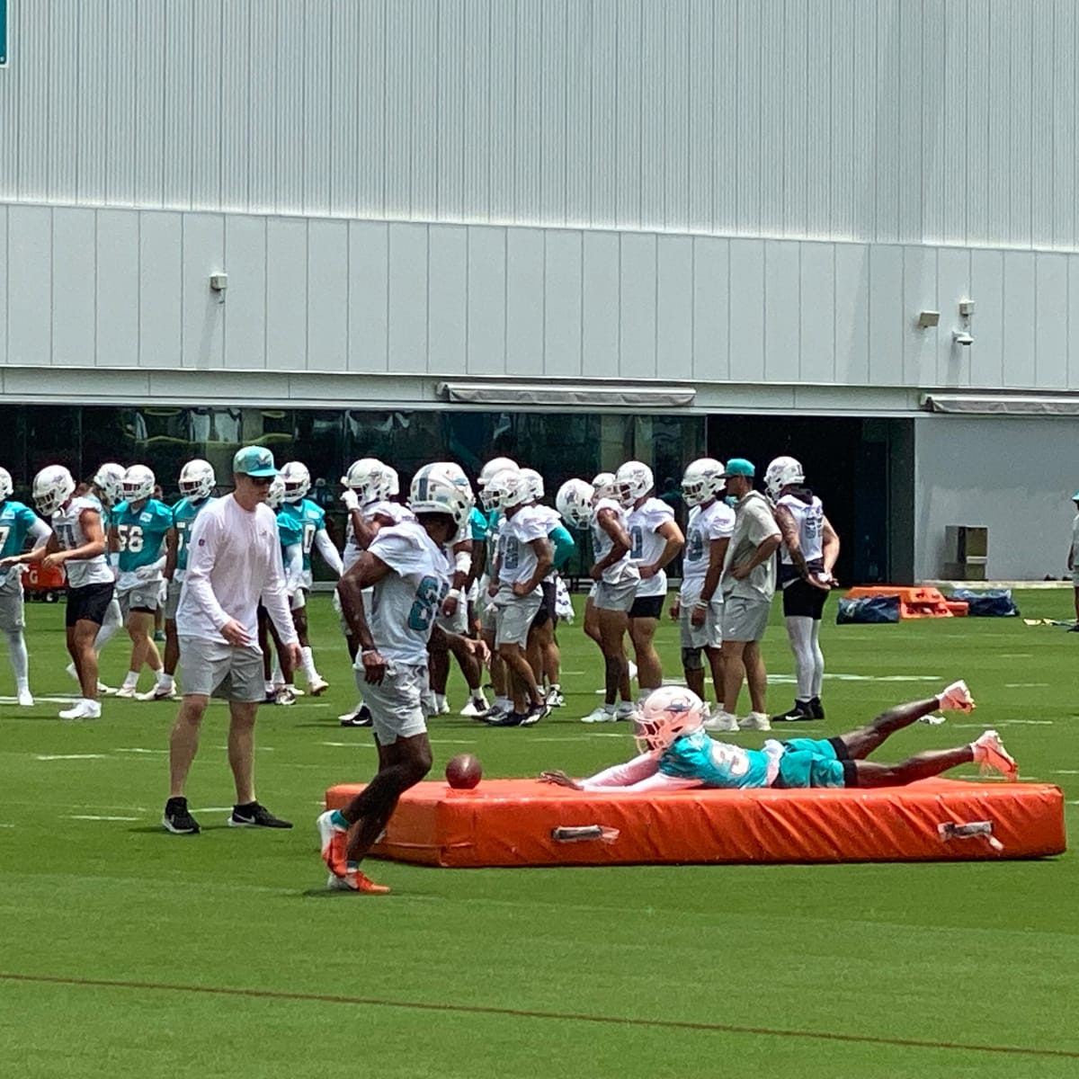 Dolphins' Connor Williams not with team to start minicamp